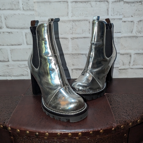 Louis Vuitton Metallic Platform Heels size 8 - Picture 2 of 16